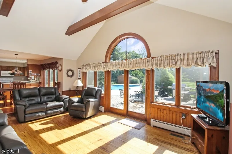 7 Cherokee Trl Blairstown, NJ 07825