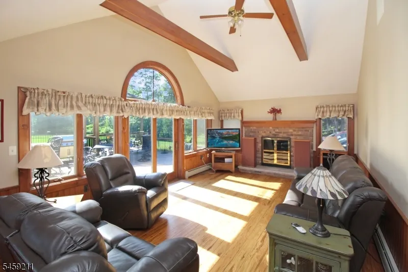 7 Cherokee Trl Blairstown, NJ 07825