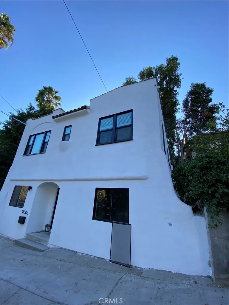 3106 W Berkeley Avenue Los Angeles, CA 90026