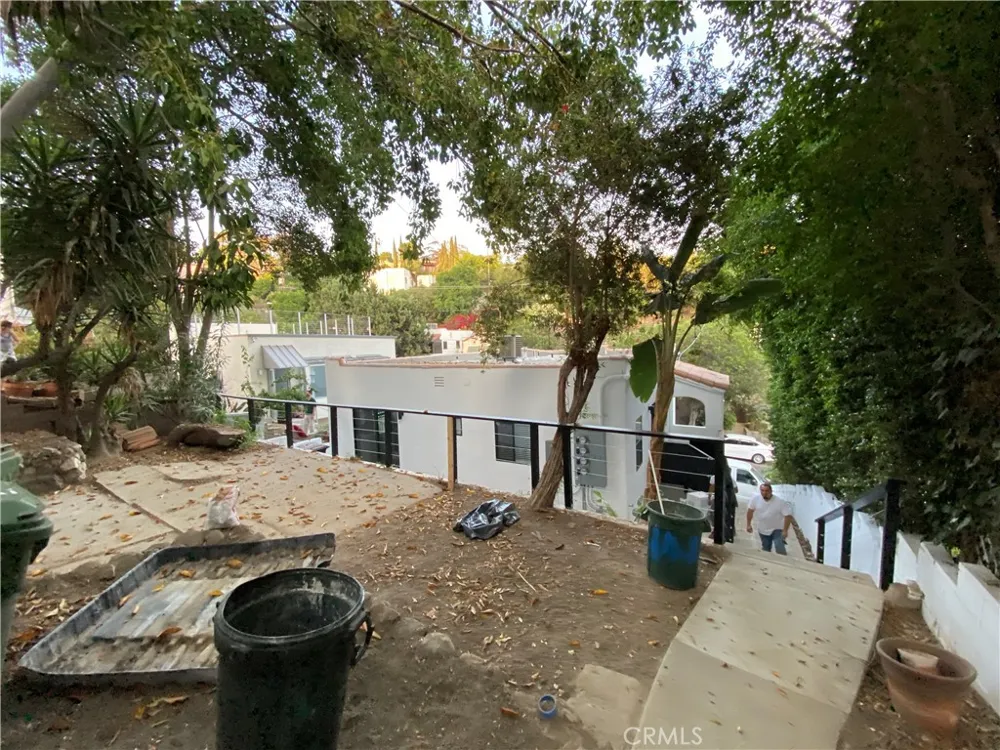 3106 W Berkeley Avenue Los Angeles, CA 90026