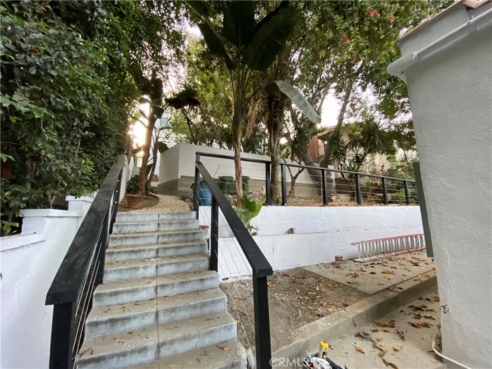 3106 W Berkeley Avenue Los Angeles, CA 90026