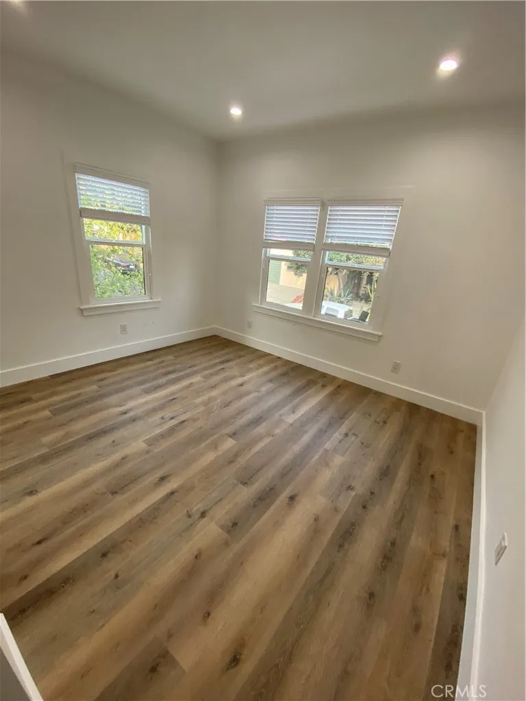 3106 W Berkeley Avenue Los Angeles, CA 90026
