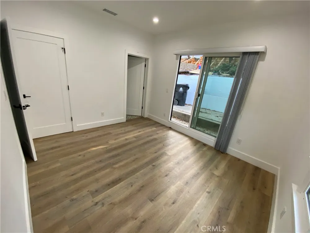 3106 W Berkeley Avenue Los Angeles, CA 90026