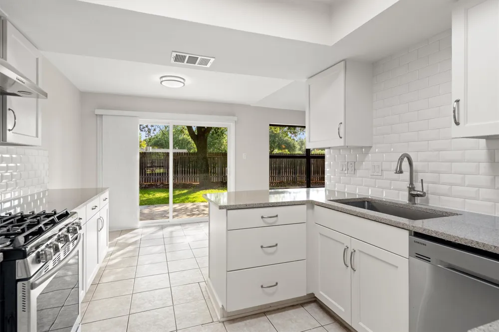 10605 Leather Cove Austin, TX 78750