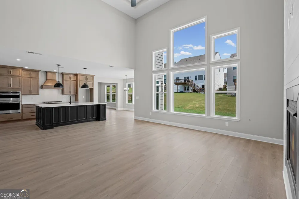 124 Kerr DR Hoschton, GA 30548