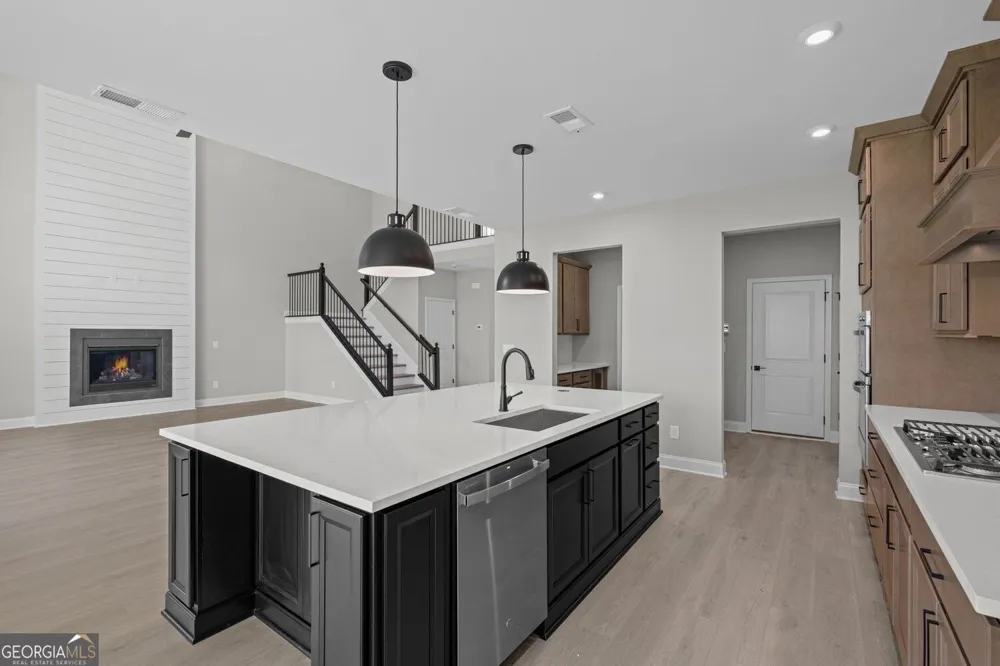 124 Kerr DR Hoschton, GA 30548