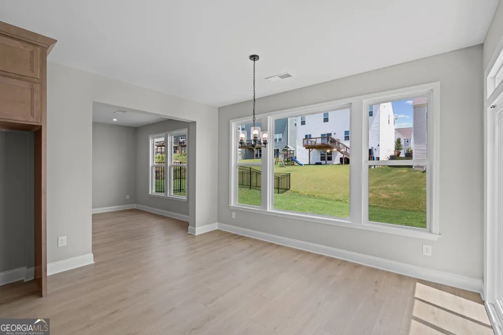 124 Kerr DR Hoschton, GA 30548