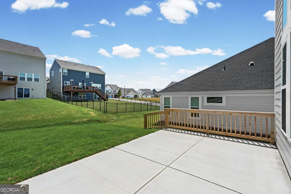 124 Kerr DR Hoschton, GA 30548