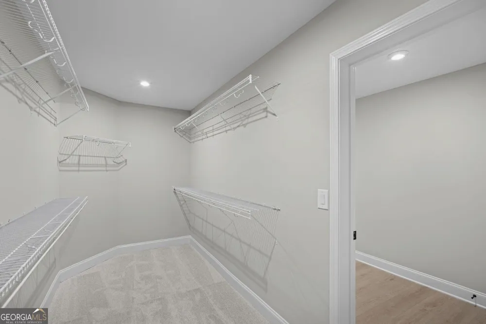 124 Kerr DR Hoschton, GA 30548