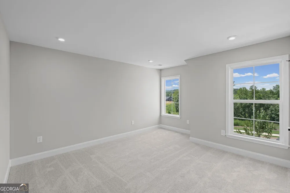 124 Kerr DR Hoschton, GA 30548