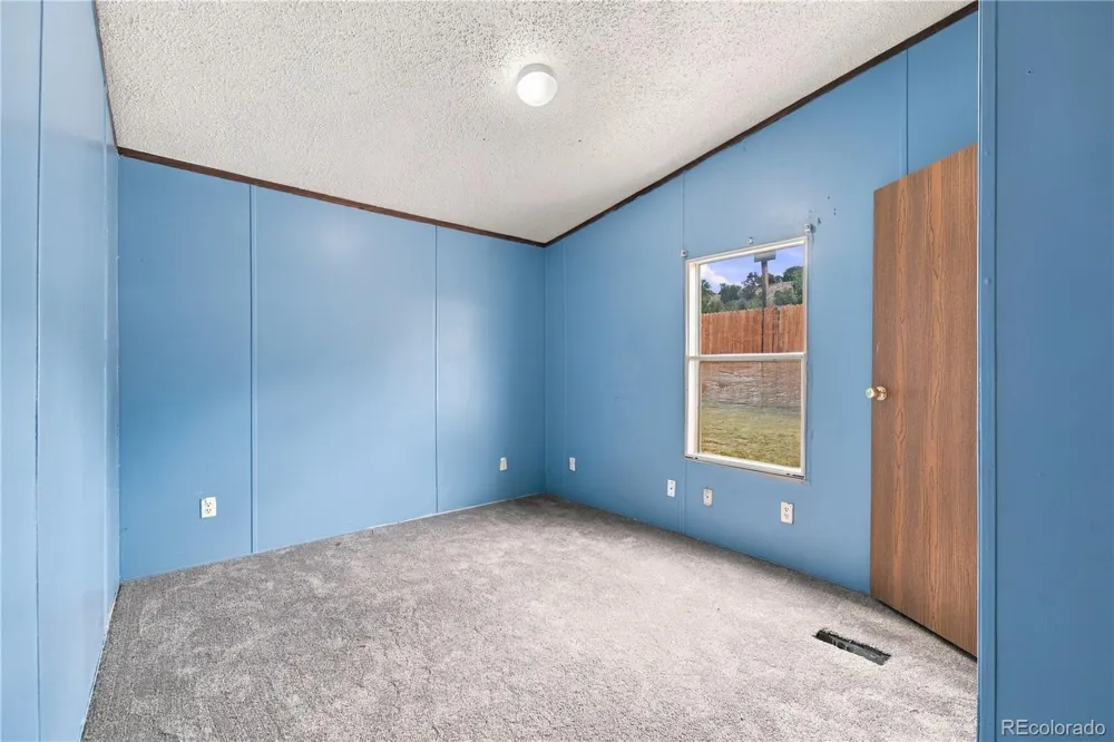 30 W 8th Avenue Coal Creek, CO 81221