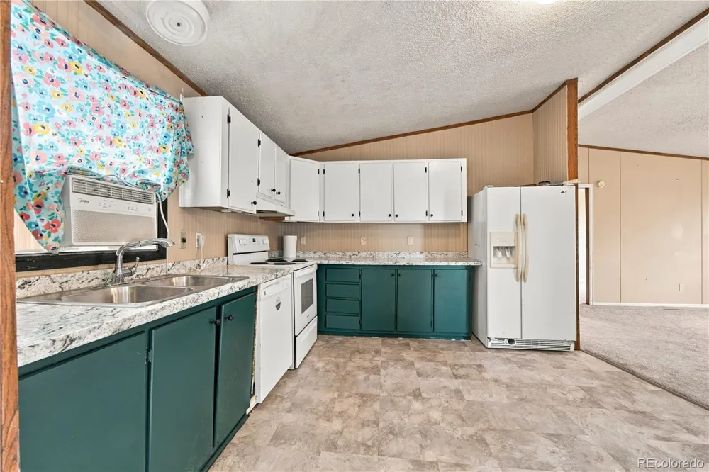 30 W 8th Avenue Coal Creek, CO 81221