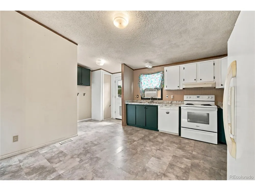 30 W 8th Avenue Coal Creek, CO 81221