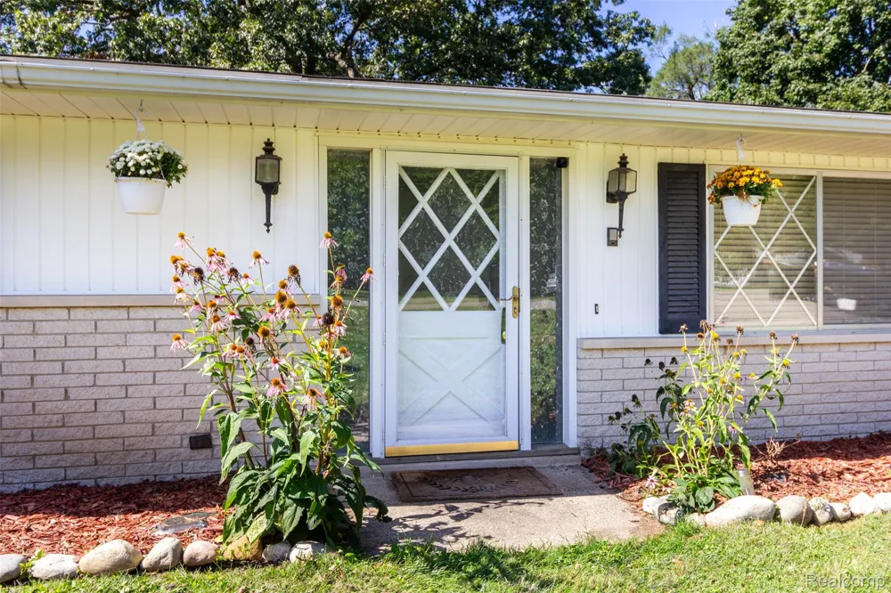 2750 Frankson Avenue Rochester Hills City, MI 48307