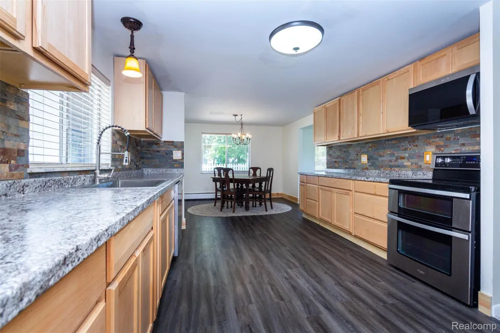 2750 Frankson Avenue Rochester Hills City, MI 48307