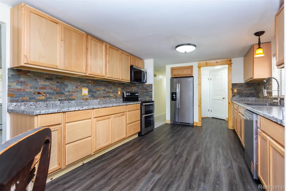 2750 Frankson Avenue Rochester Hills City, MI 48307