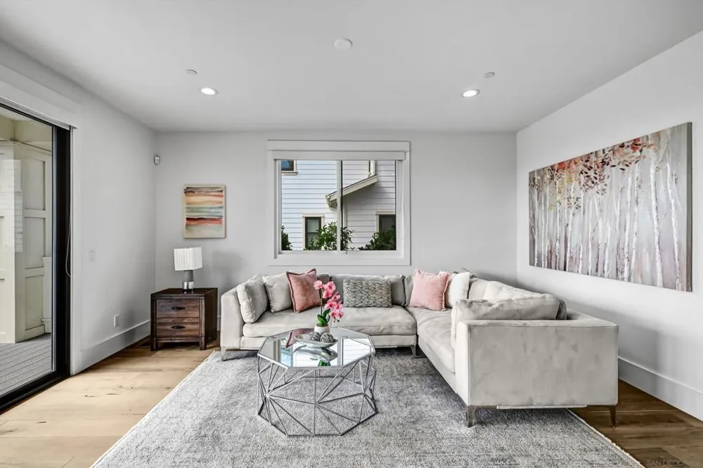 7209 Fay Ave La Jolla, CA 92037