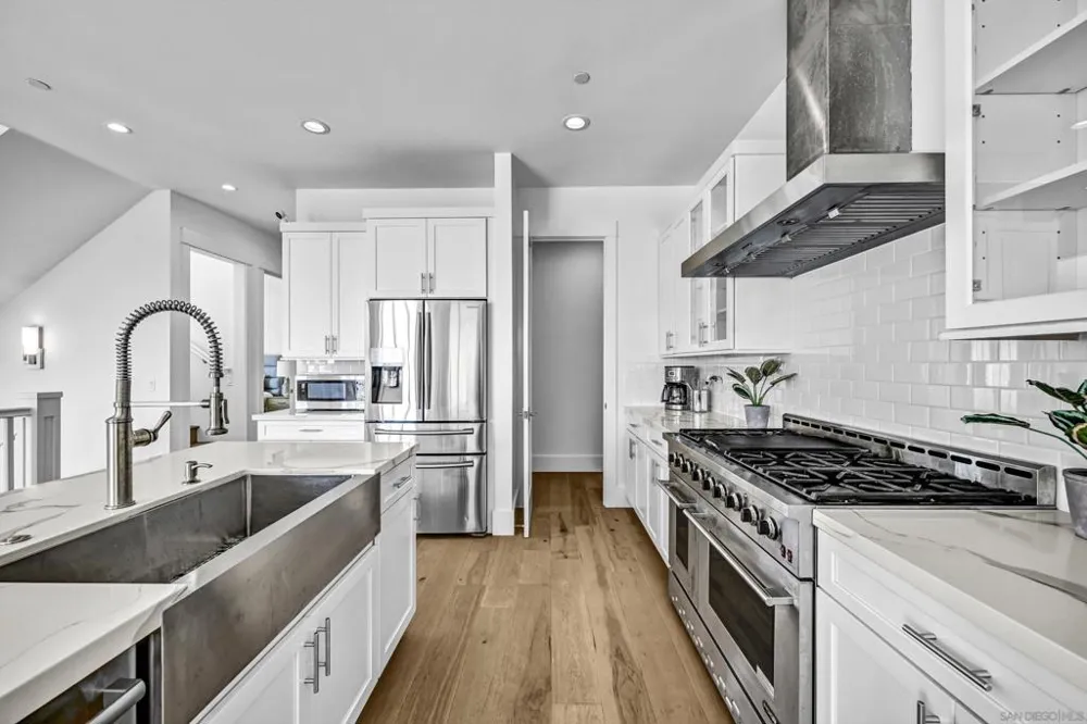7209 Fay Ave La Jolla, CA 92037