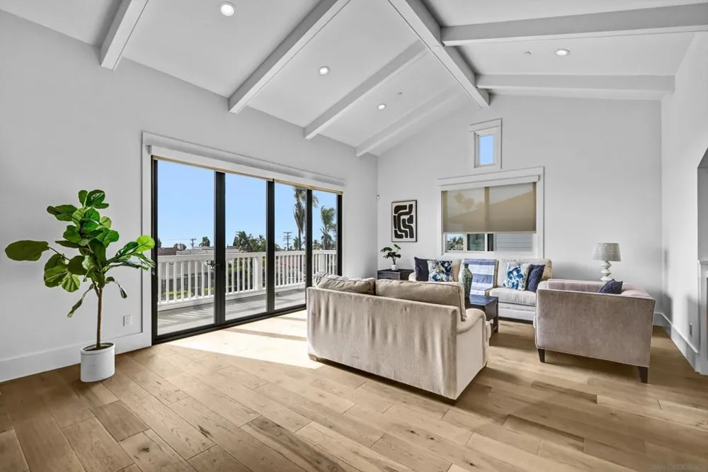 7209 Fay Ave La Jolla, CA 92037