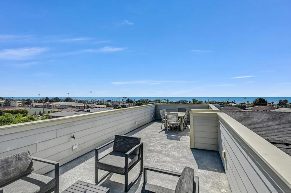 7209 Fay Ave La Jolla, CA 92037
