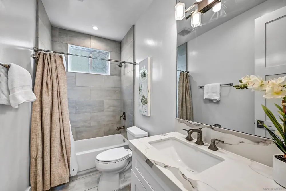 7209 Fay Ave La Jolla, CA 92037