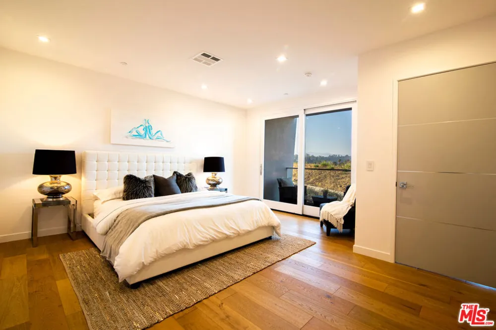 1015 Figueroa Terrace #22 Los Angeles, CA 90012