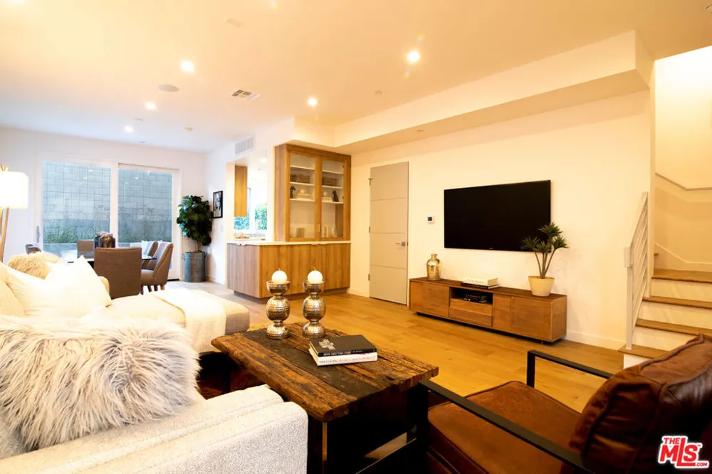 1015 Figueroa Terrace #22 Los Angeles, CA 90012