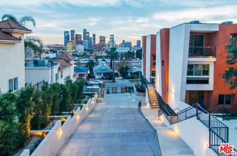 1015 Figueroa Terrace #22