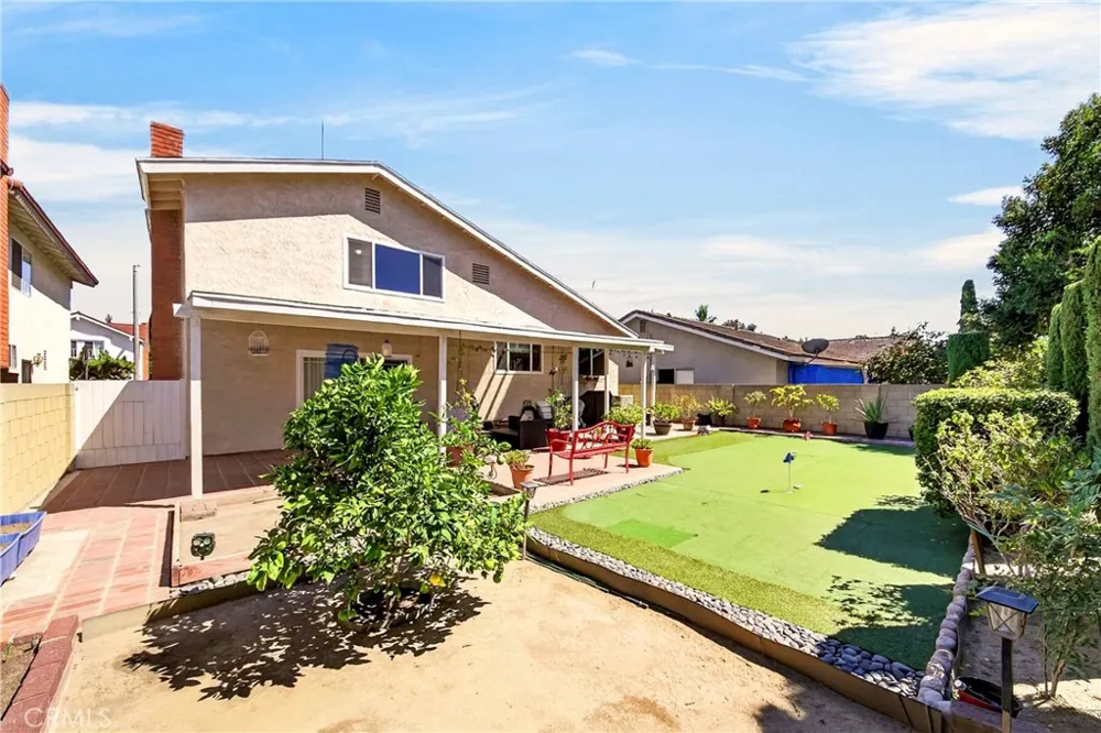15623 Bechard Norwalk, CA 90650