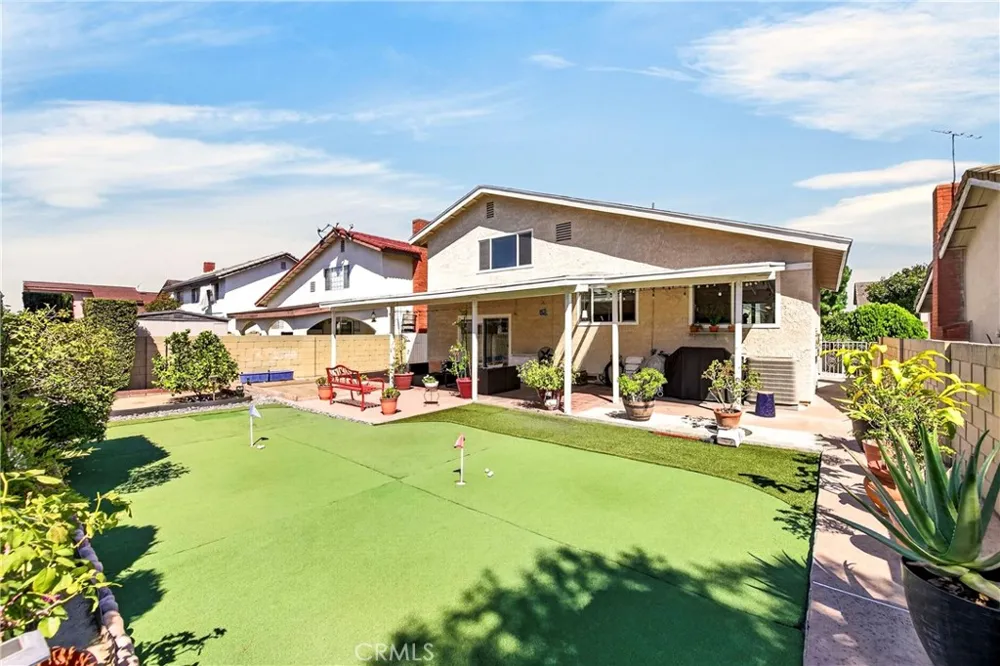 15623 Bechard Norwalk, CA 90650