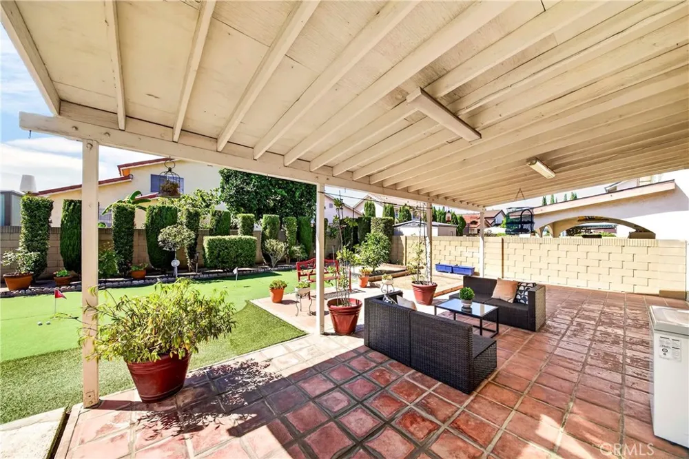 15623 Bechard Norwalk, CA 90650