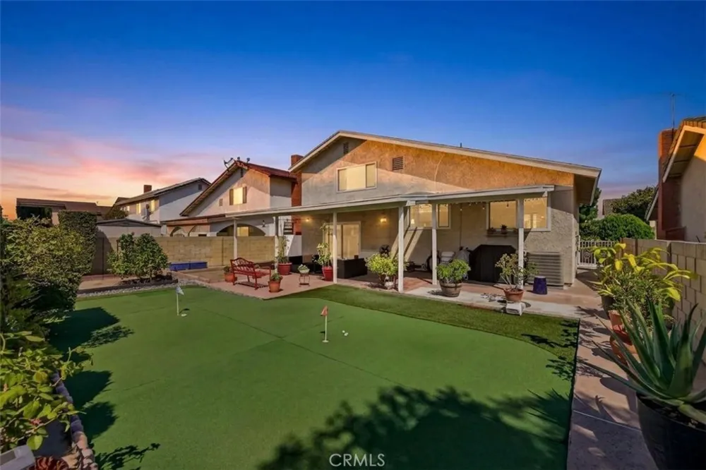 15623 Bechard Norwalk, CA 90650