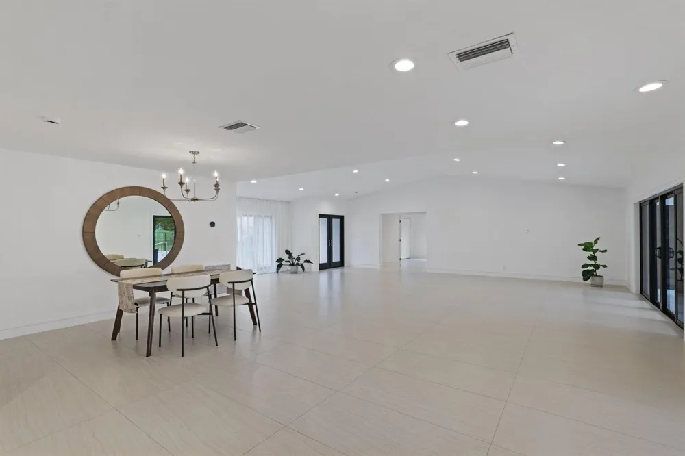 20195 Back 9 Drive Boca Raton, FL 33498