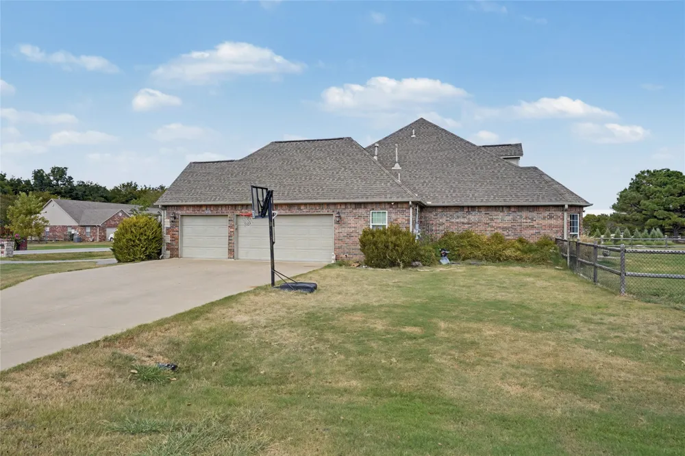 6833 S 302nd EastAvenue Broken Arrow, OK 74014