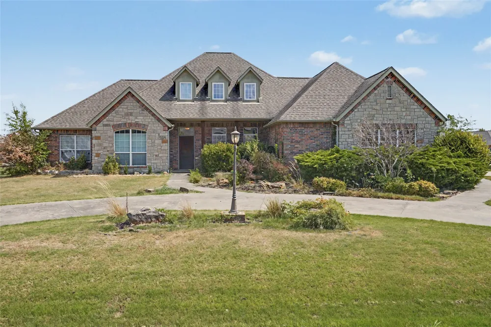 6833 S 302nd EastAvenue Broken Arrow, OK 74014