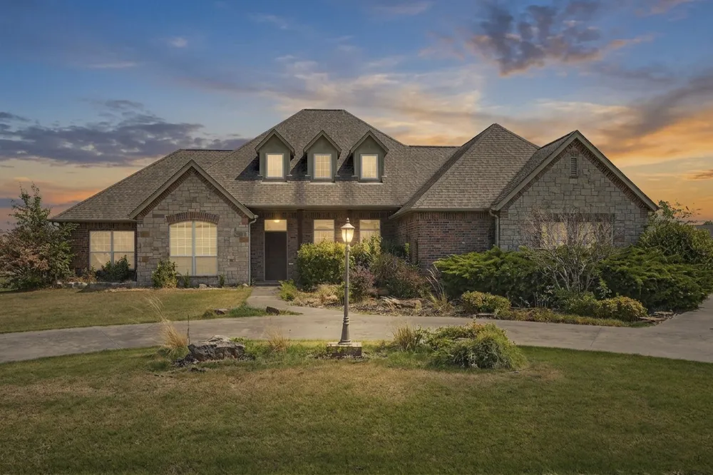 6833 S 302nd EastAvenue Broken Arrow, OK 74014