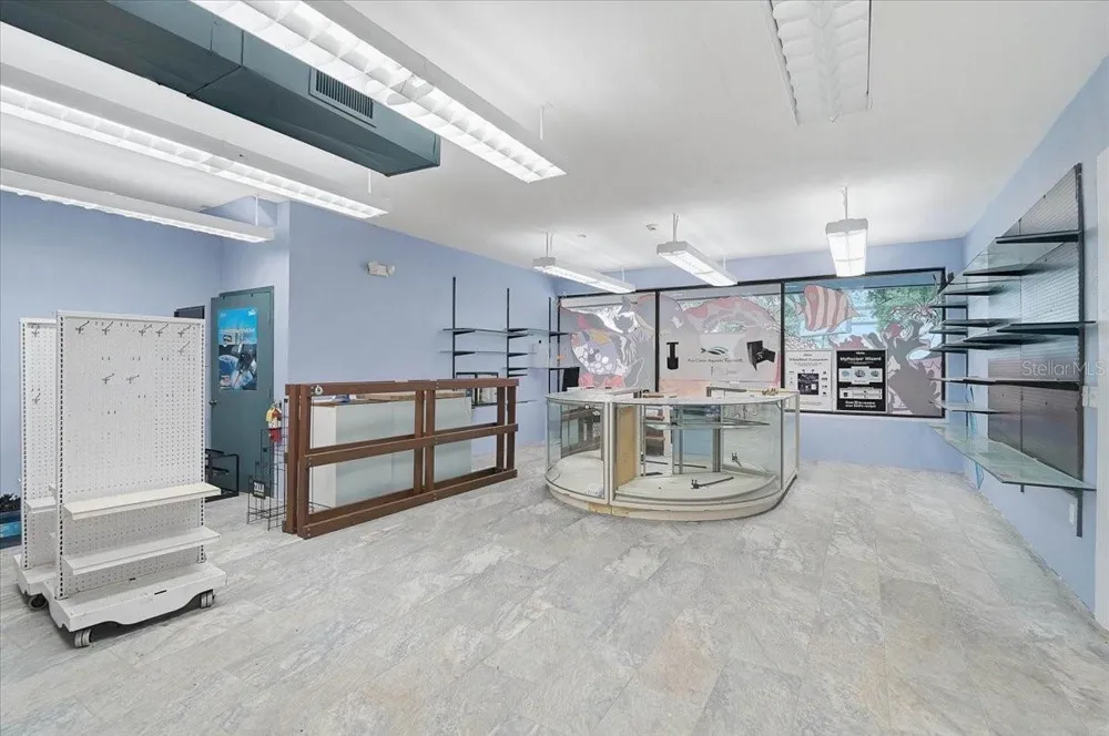 2160 GULF GATE DRIVE Sarasota, FL 34231