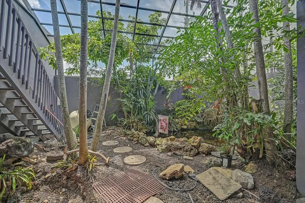 2160 GULF GATE DRIVE Sarasota, FL 34231