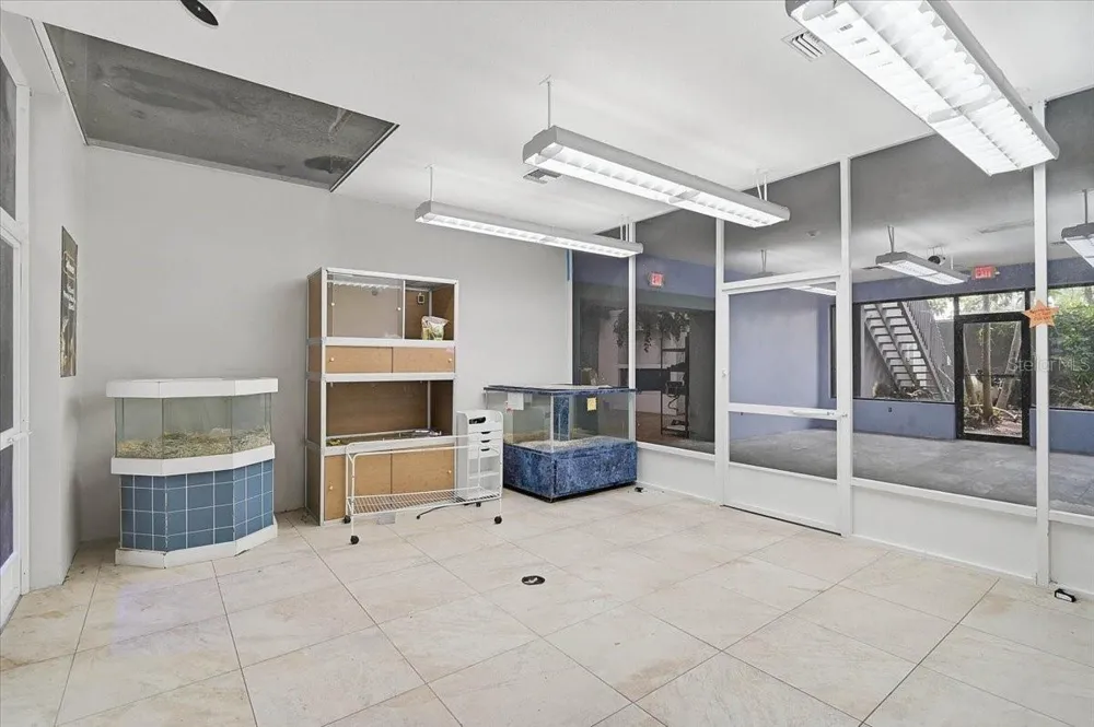 2160 GULF GATE DRIVE Sarasota, FL 34231