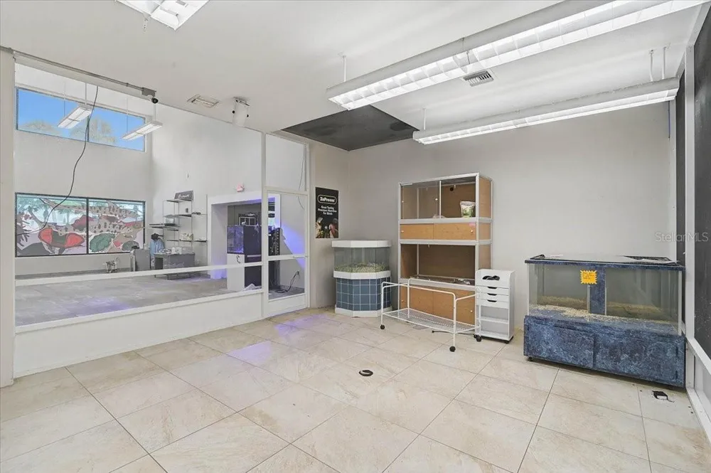 2160 GULF GATE DRIVE Sarasota, FL 34231