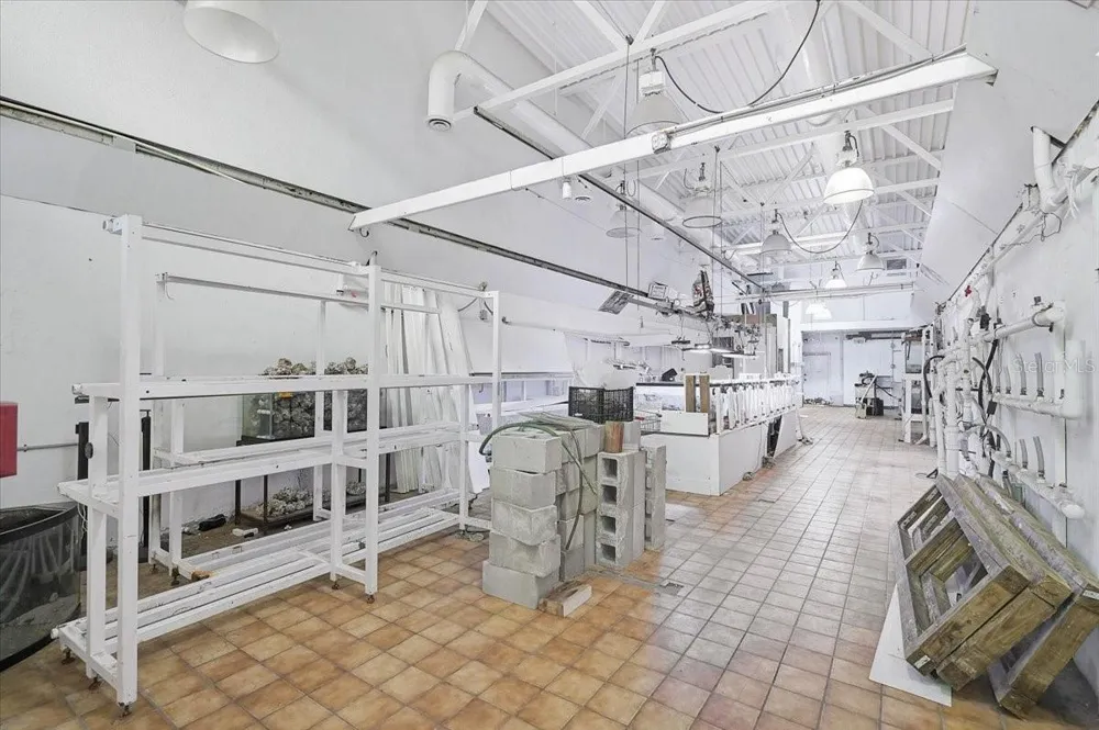 2160 GULF GATE DRIVE Sarasota, FL 34231