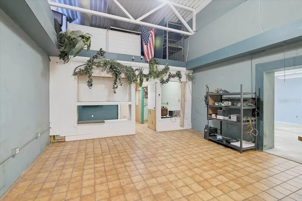 2160 GULF GATE DRIVE Sarasota, FL 34231