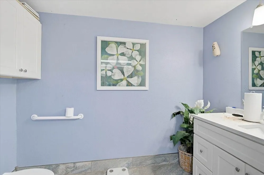 2160 GULF GATE DRIVE Sarasota, FL 34231