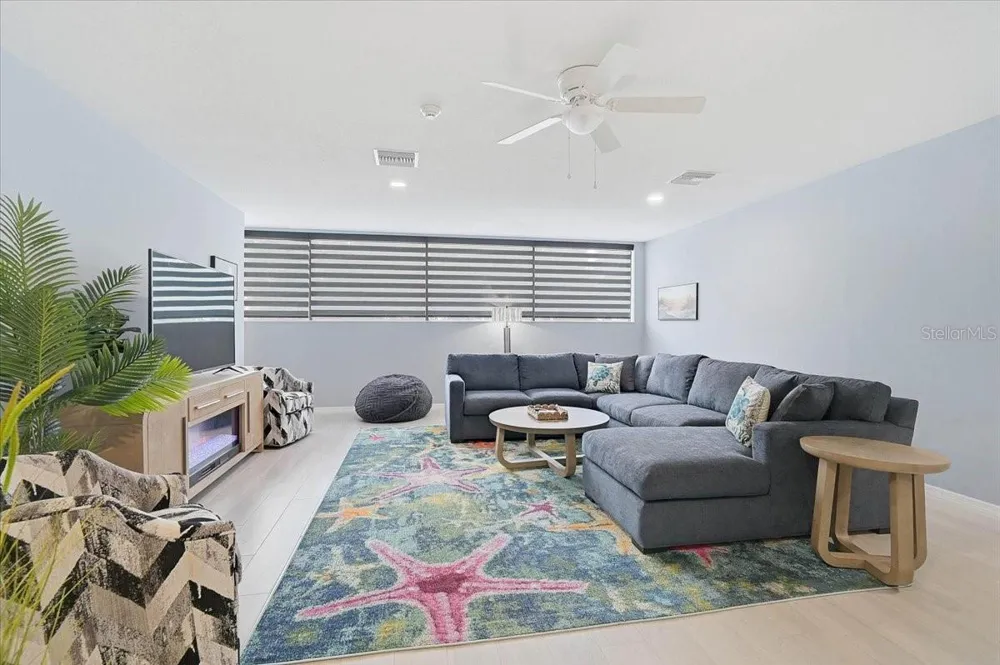 2160 GULF GATE DRIVE Sarasota, FL 34231