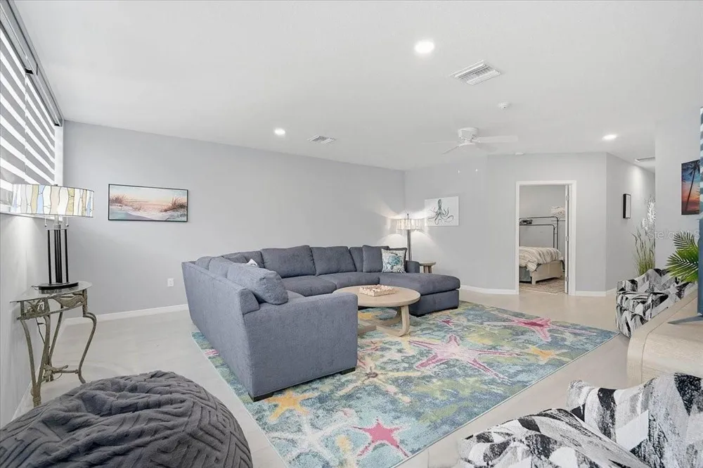 2160 GULF GATE DRIVE Sarasota, FL 34231