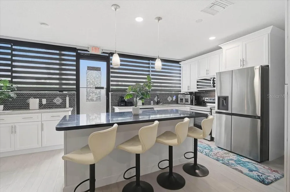 2160 GULF GATE DRIVE Sarasota, FL 34231