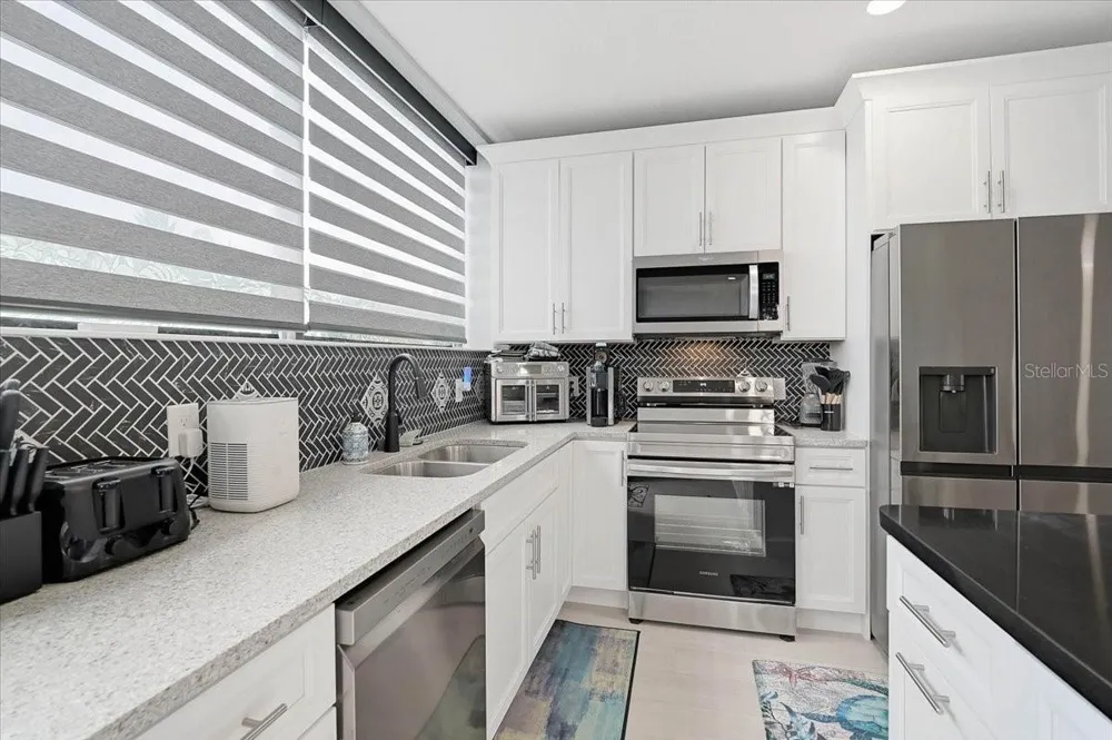 2160 GULF GATE DRIVE Sarasota, FL 34231