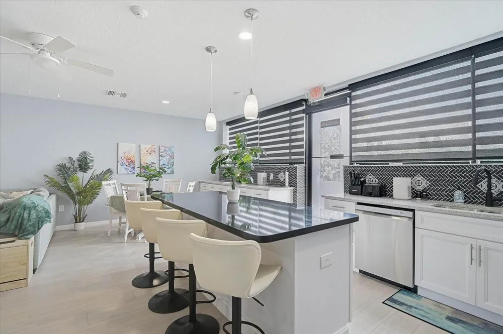 2160 GULF GATE DRIVE Sarasota, FL 34231