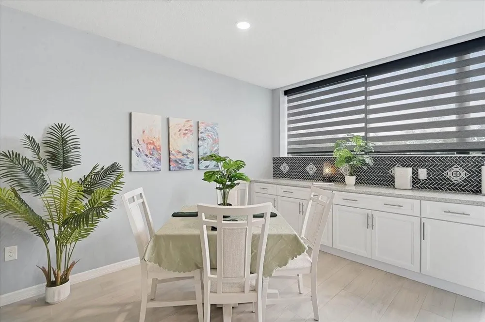 2160 GULF GATE DRIVE Sarasota, FL 34231