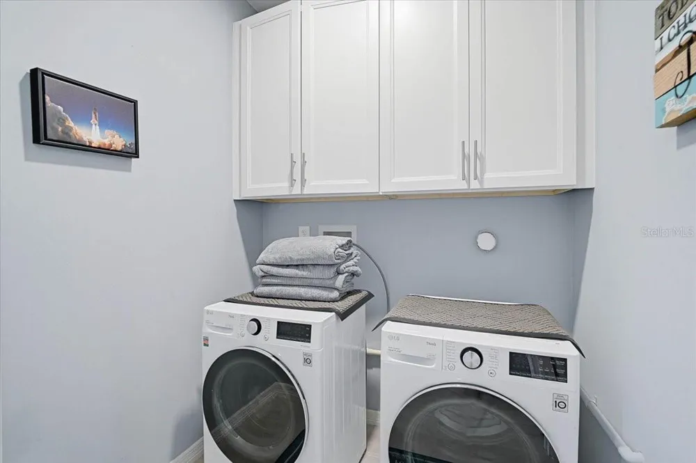 2160 GULF GATE DRIVE Sarasota, FL 34231
